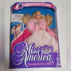 1991 Miss America Pageant Evening Gowns Blair Vintage Doll 24